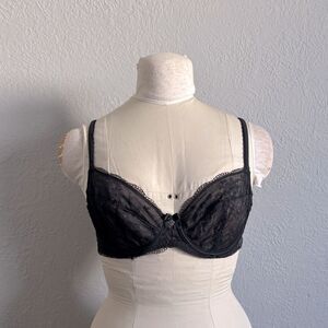 🪦 Victoria’s Secret Body By Victoria Black Lace Bra Size 34C